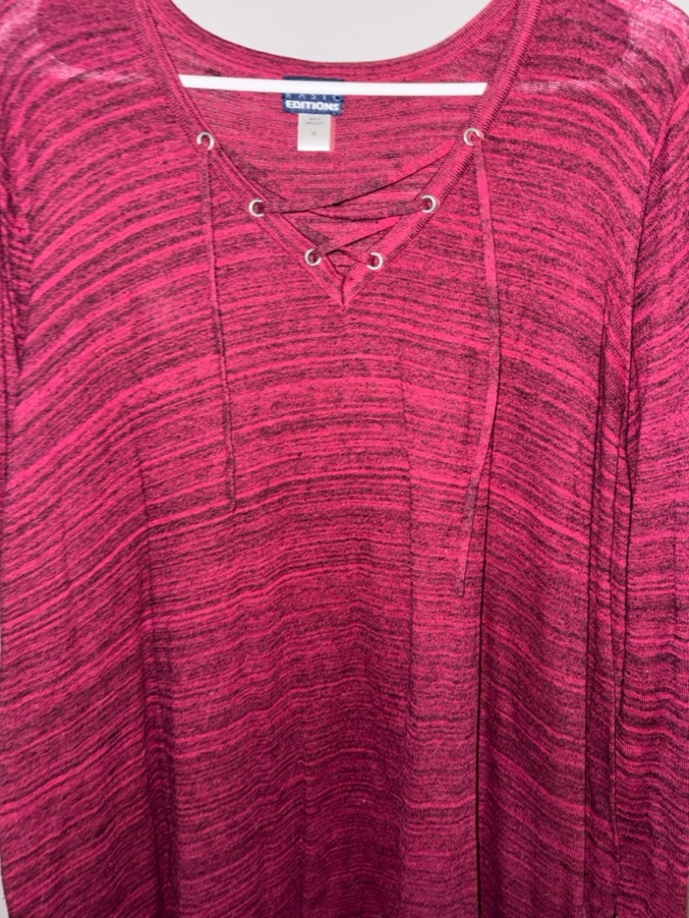 Women’s Basic Editions Top - Picture 2 of 4